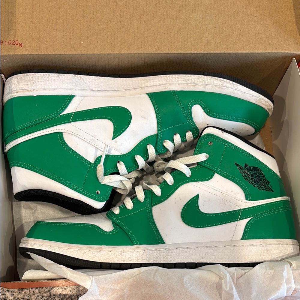 Nike Green and White High-Tops